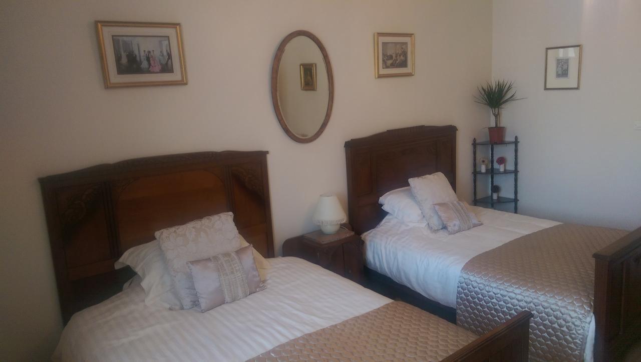 Bed and Breakfast Vingt Grand Rue à Champagne-Mouton Extérieur photo