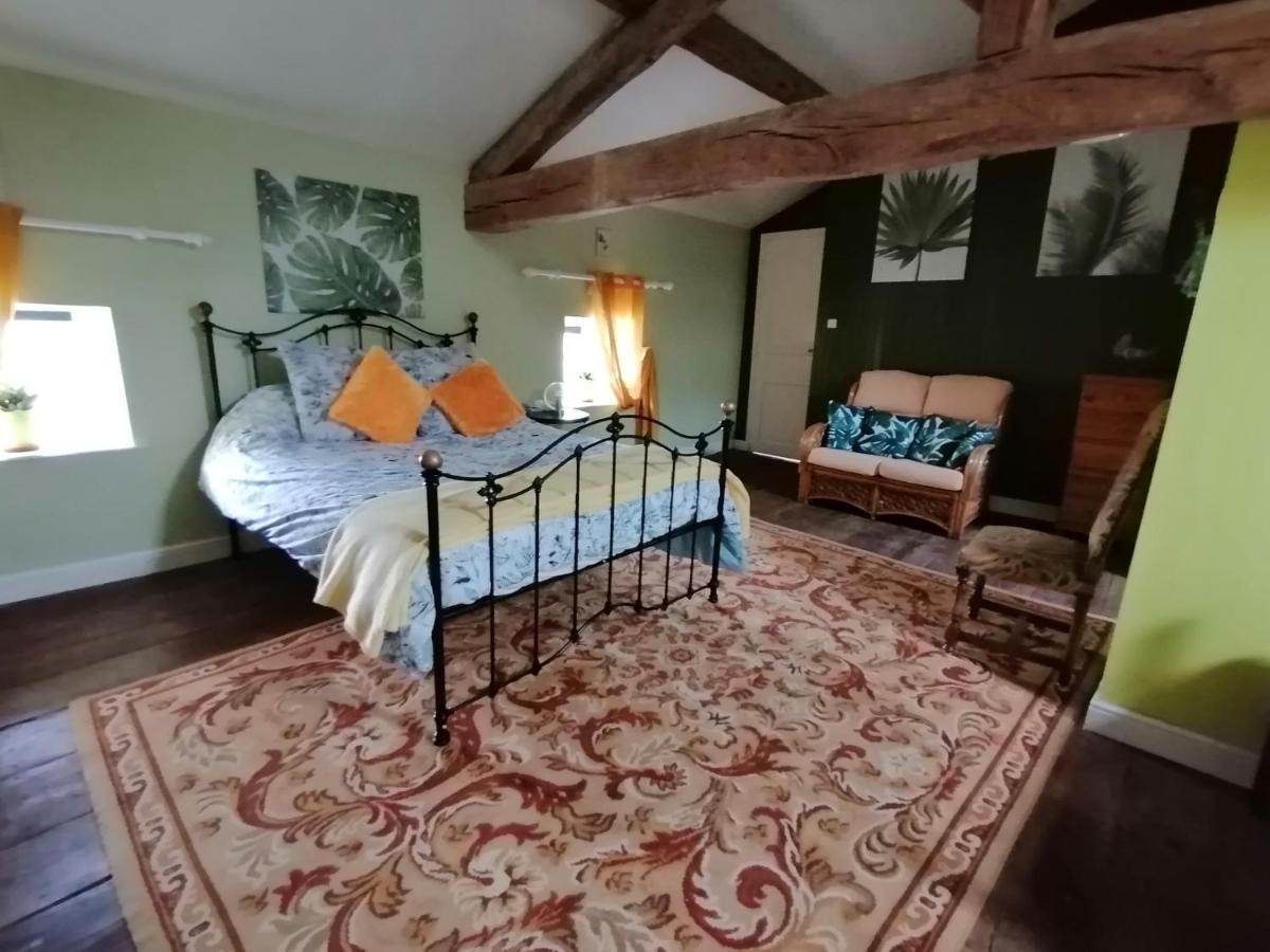 Bed and Breakfast Vingt Grand Rue à Champagne-Mouton Extérieur photo